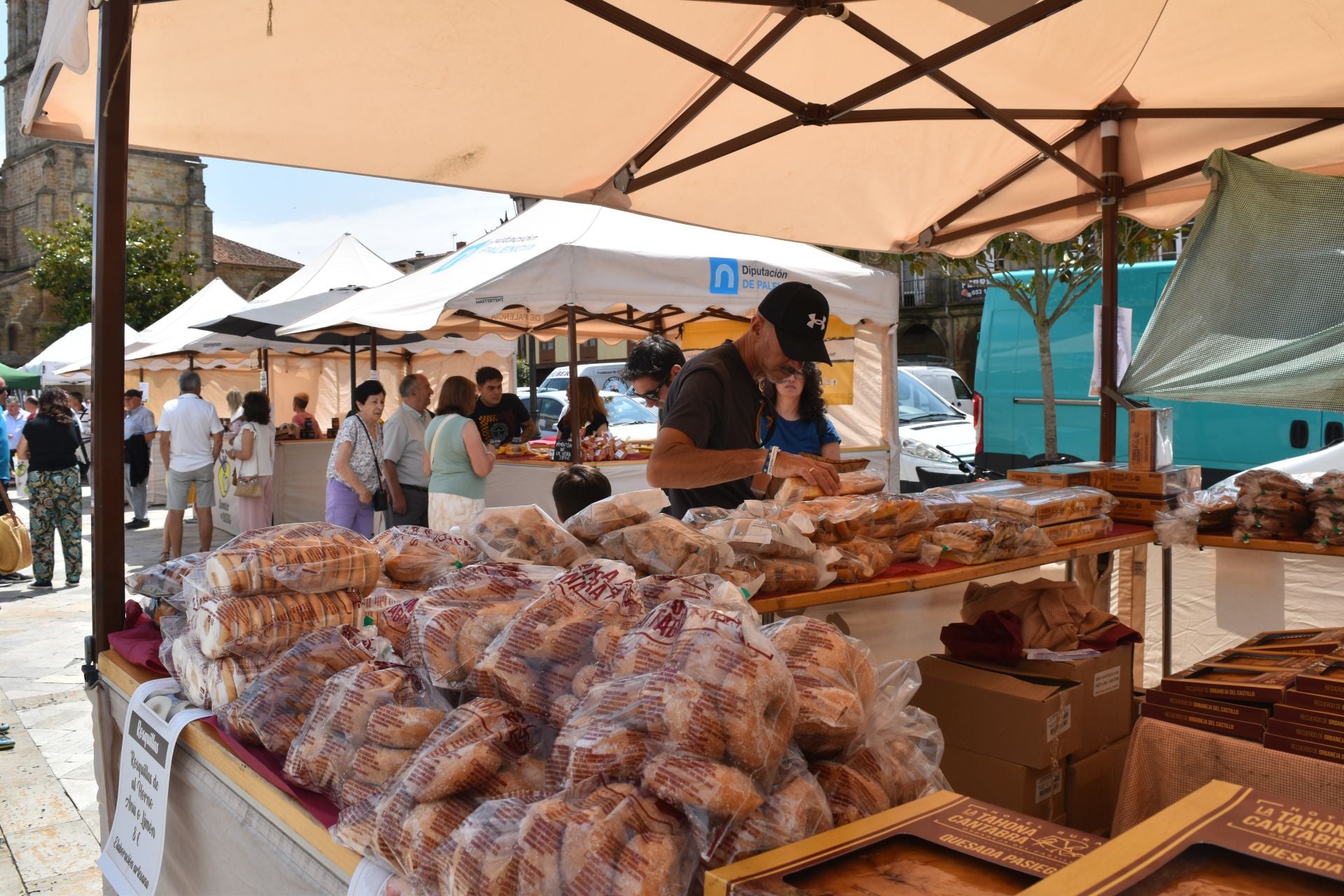 Aguilar funde la feria gastronómica con las sevillanas