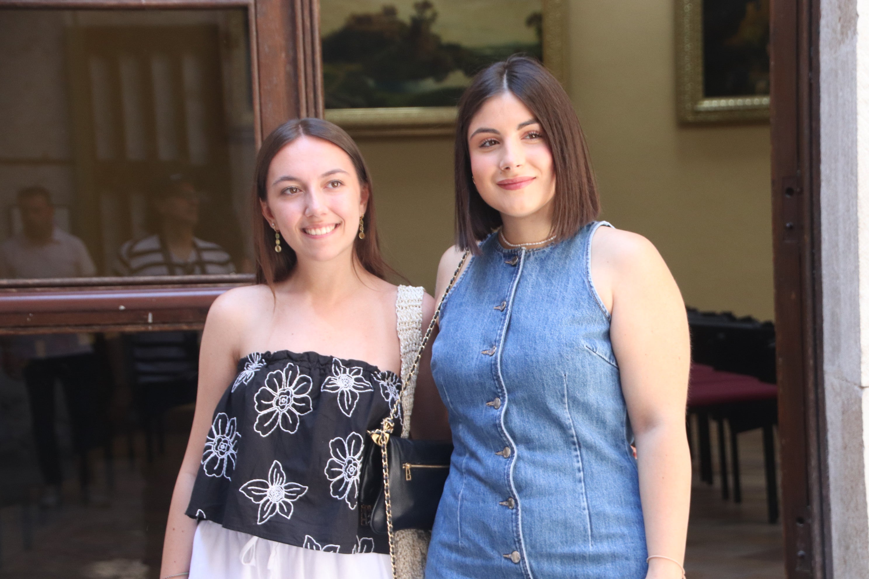 Ana Benito (i), junto a la corregidora de 2024.