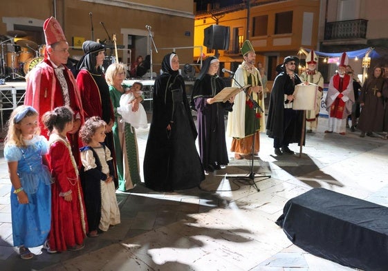 Representación del cortejo fúnebre de Felipe El Hermoso en Torquemada.