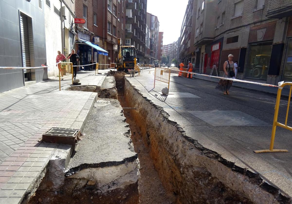 Obras en la calle Portillo de Prado, en el barrio del Hospital.