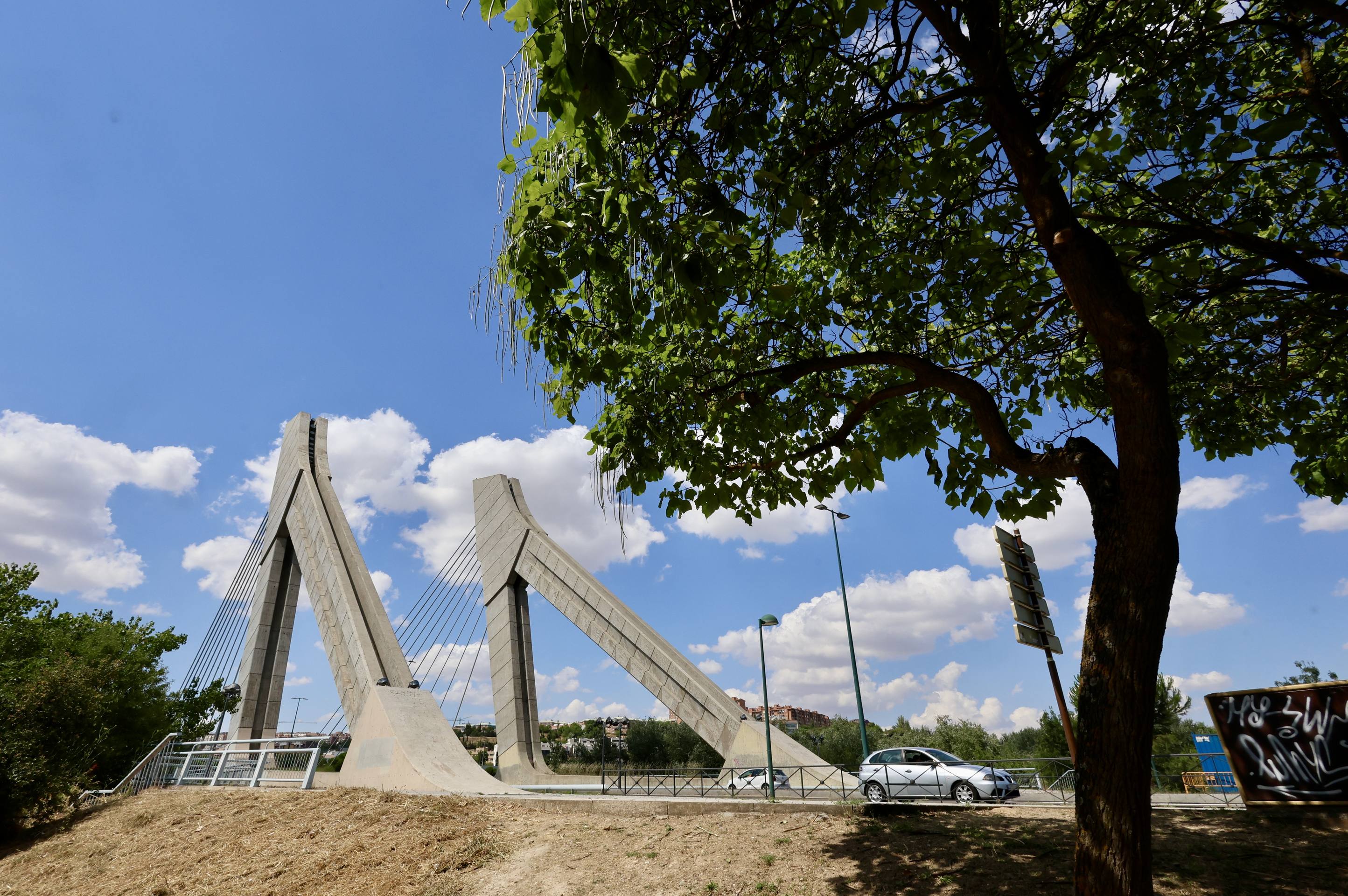 El estado del puente de Hispanoamérica de Valladolid, en imágenes