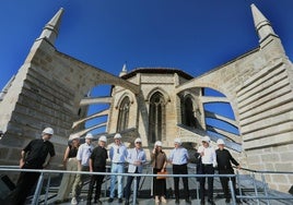 La pasarela de la girola de la Catedral de Palencia recibe en dos semanas a 200 visitantes
