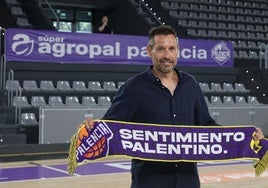 El técnico del Súper Agropal Palencia, Nacho Lezcano, este lunes en el Pabellón Municipal.