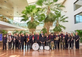 Los integrantes de la banda San Nicolás de Pollos, en una foto grupal para anunciar su próximo concierto en el Auditorio Miguel Delibes