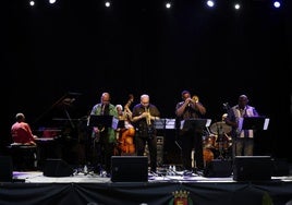 Un momento del concierto de The Cookers en el Patio de la Hospedería de San Benito.