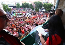 Los miembros de la asociación motera Jabalís Truferos pregonan las fiestas de La Cistérniga 2025