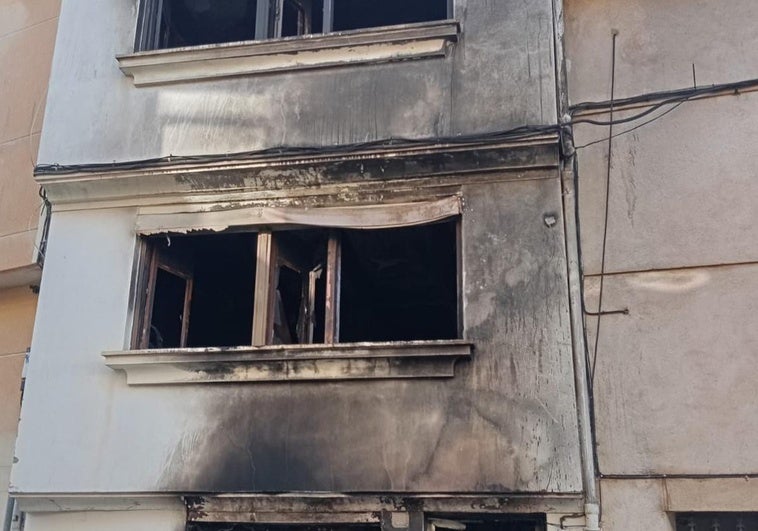 Casa incendiada en Dueñas.