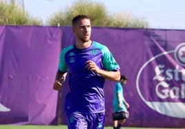 Pablo Tomeo, durante su primer entrenamiento como jugador del Real Valladolid este miércoles en los Anexos.