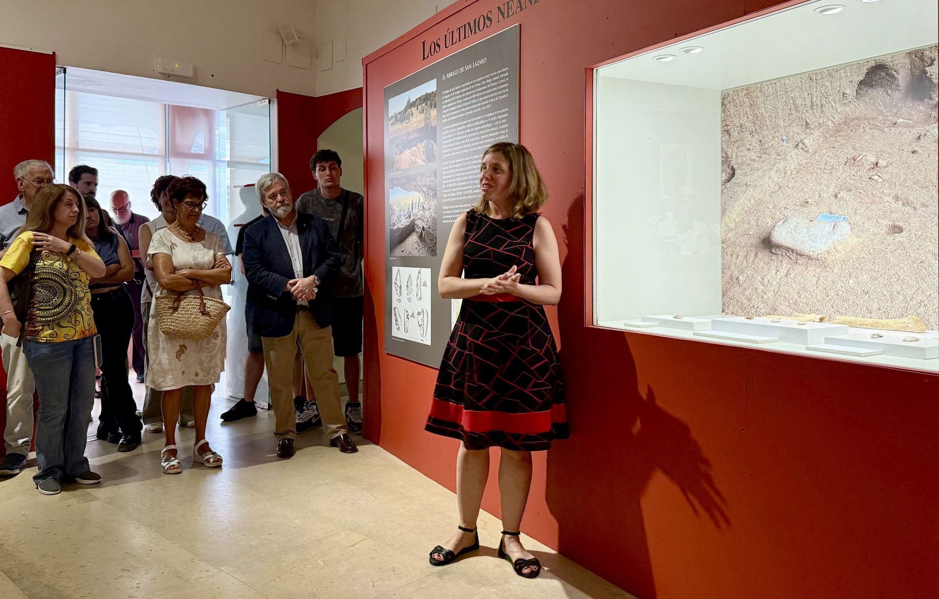 La exposición de la huella más antigua del mundo, en imágenes