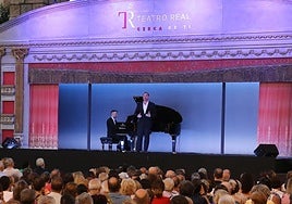 Espectáculo de ópera en la plaza del Azoguejo por el Museg.