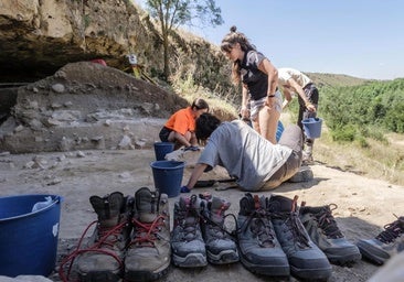 La campaña arqueológica en el Abrigo de San Lázaro amplía el área de exacavación