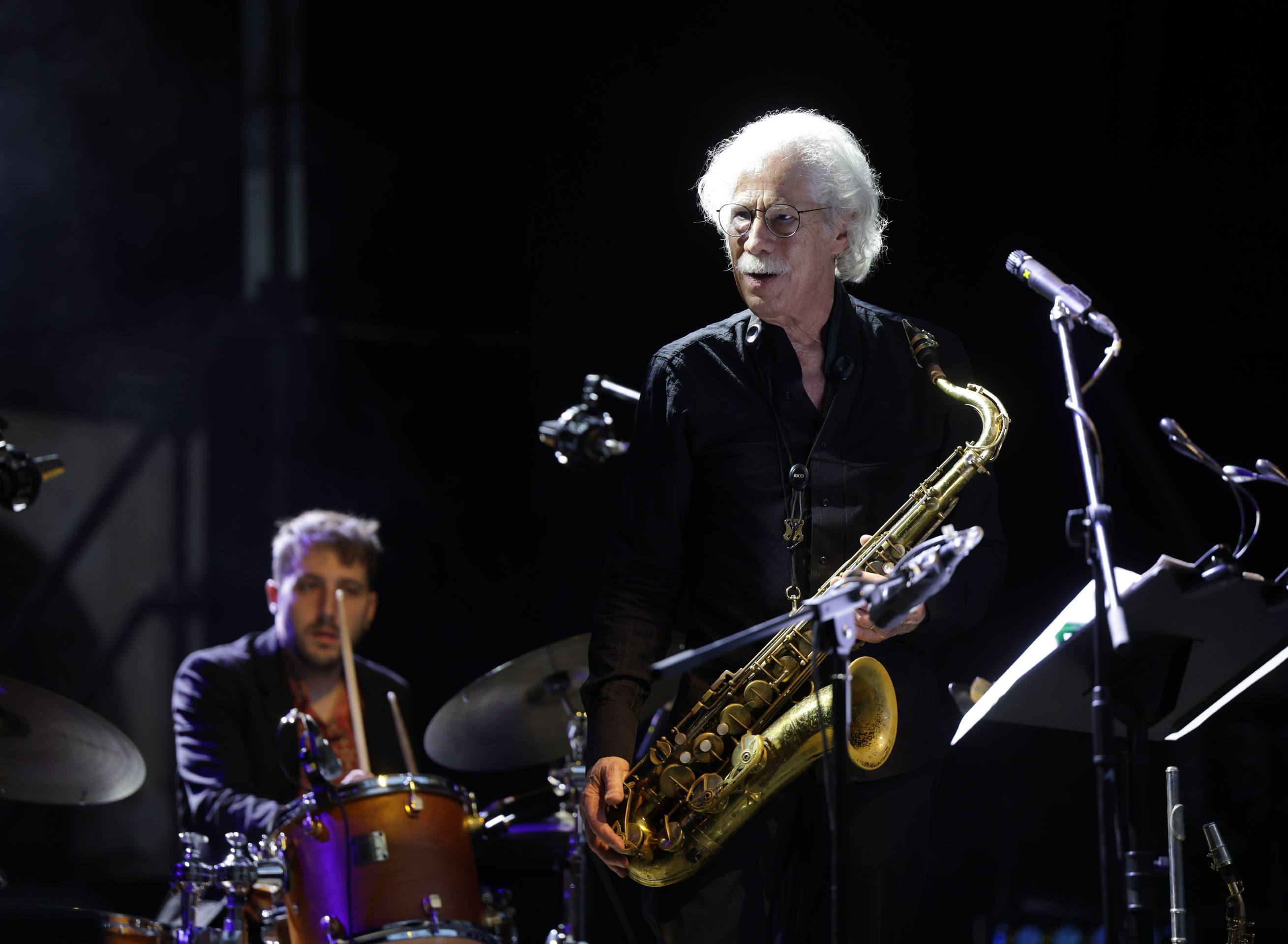 El concierto de «Blue Lou» Marini & Lluís Coloma Musical Troupe, en imágenes