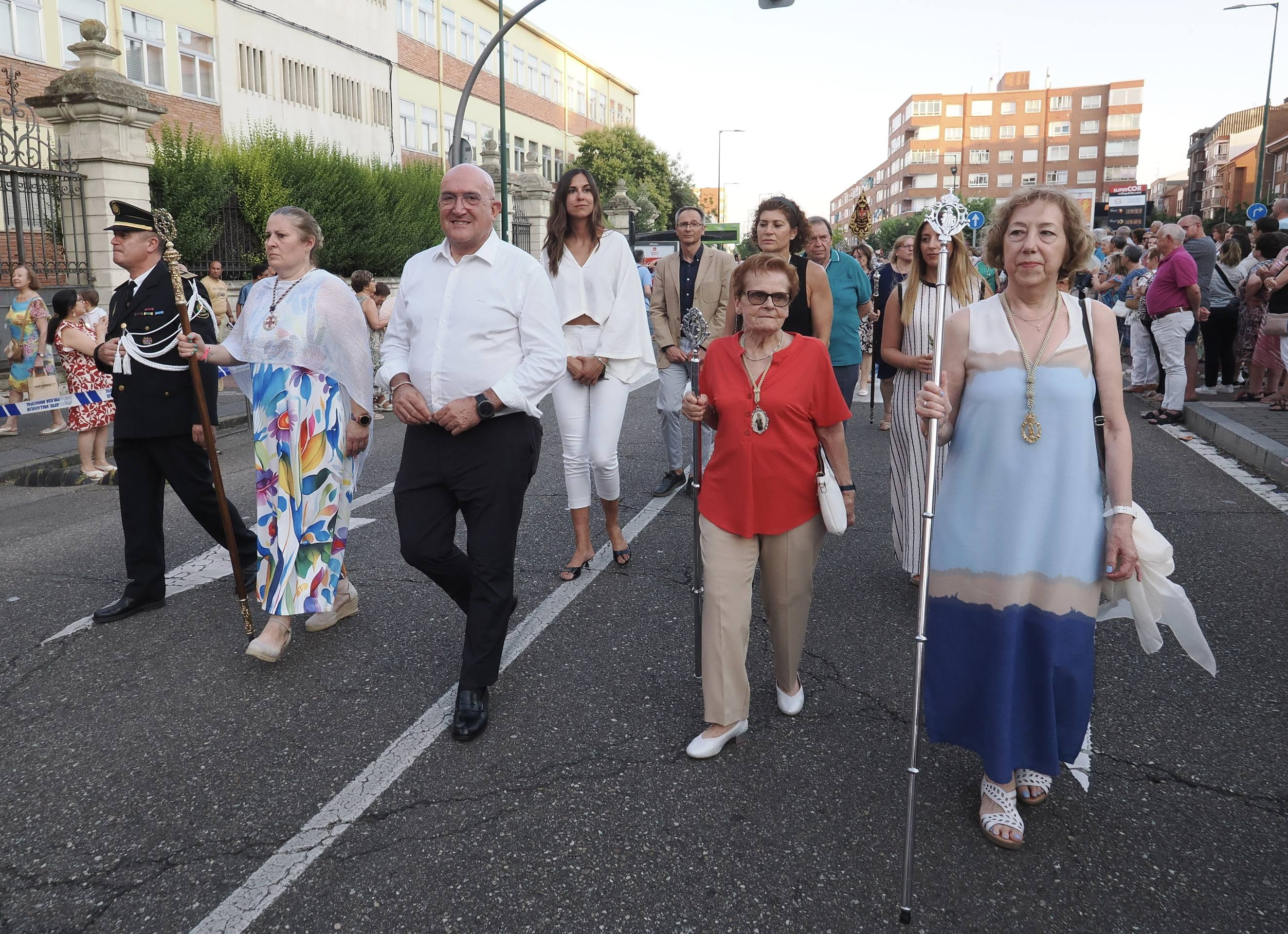La Virgen del Carmen procesiona por las calles de Valladolid