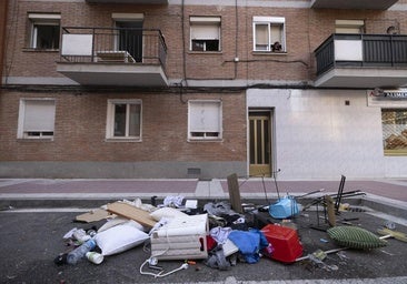 Detenido tras lanzar por el balcón de un piso de Valladolid una mesa, dos sillas y un móvil