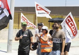 Trabajadores de Saeta Die Casting en la manifestación de esta mañana