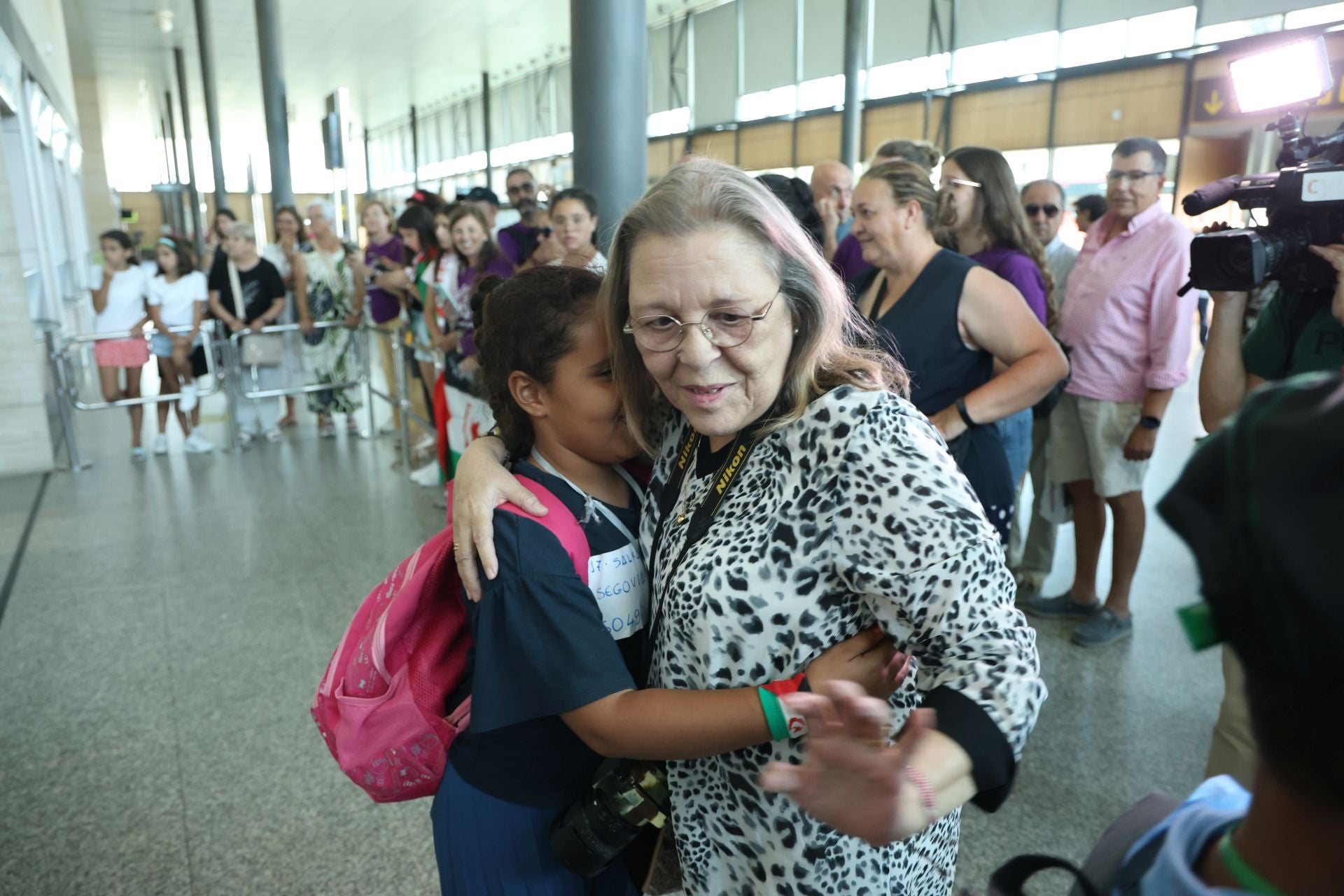 Llegada de los niños saharauis al Aeropuerto de Villanubla.