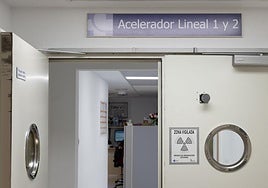 Acceso a las instalaciones de dos de los aceleradores lineales del área de Radioterapia del Hospital Clínico Universitario de Valladolid.