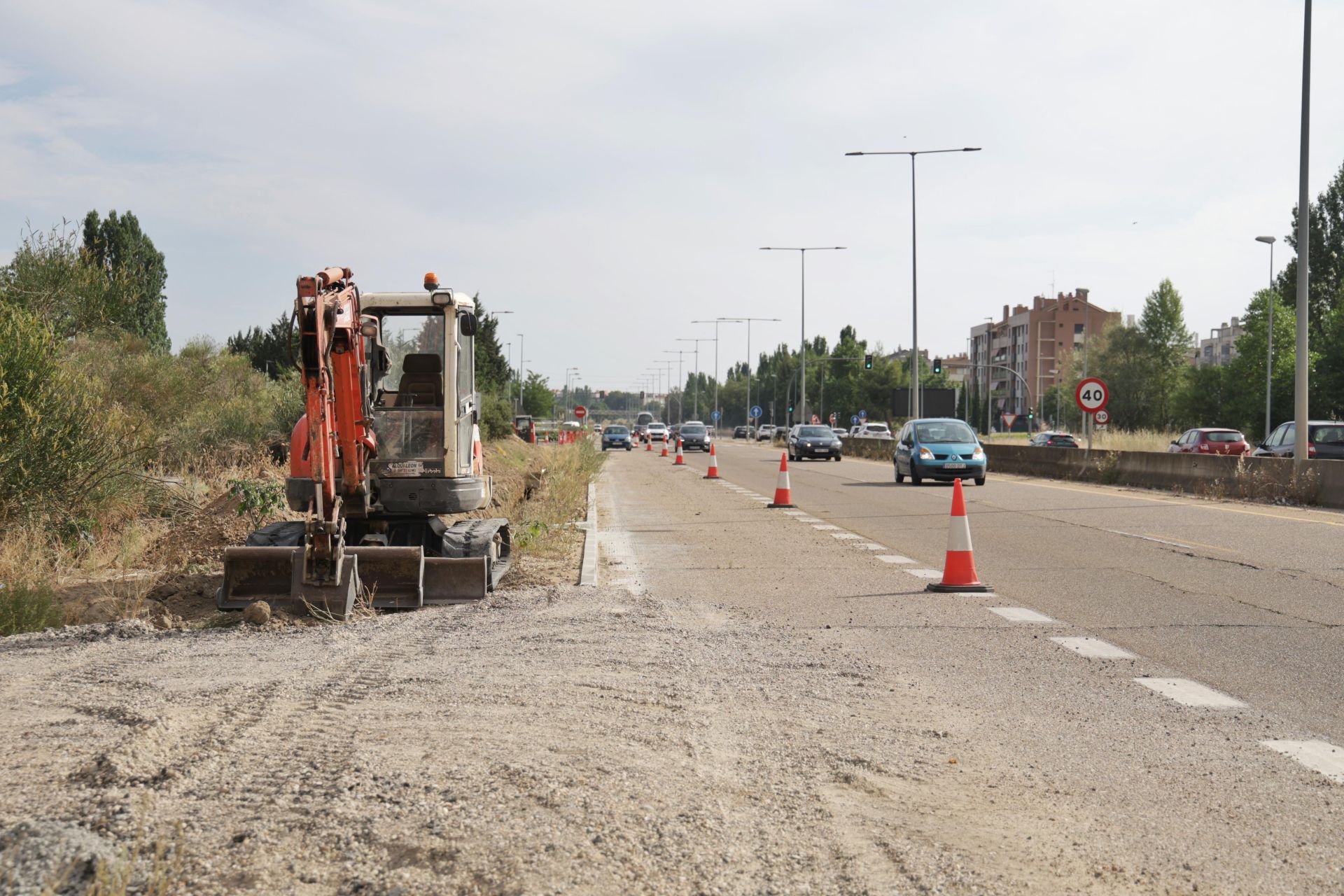 Obras de humanización de la VA-20, este jueves.
