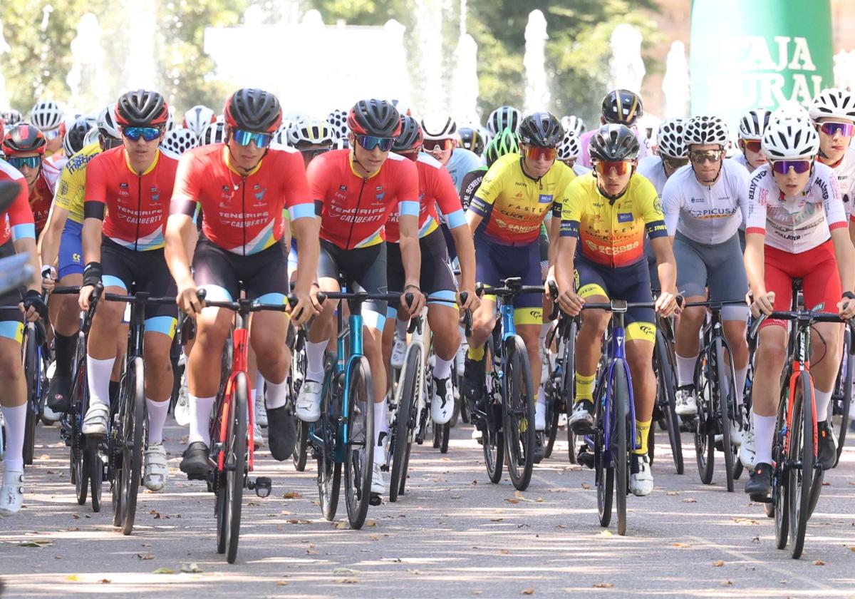 Salida de la carrera en la Acera de Recoletos.