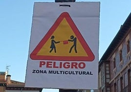 Imagen del cartel colocado en diferentes calles del centro de Burgos.