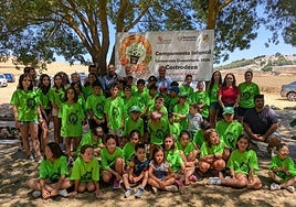 Participantes en el II Campamento de Compostaje de la Mancomunidad Torozos con el subdelegado del Gobierno