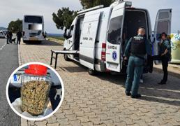 Detenido en la autopista entre Segovia y Madrid con 850 gramos de marihuana