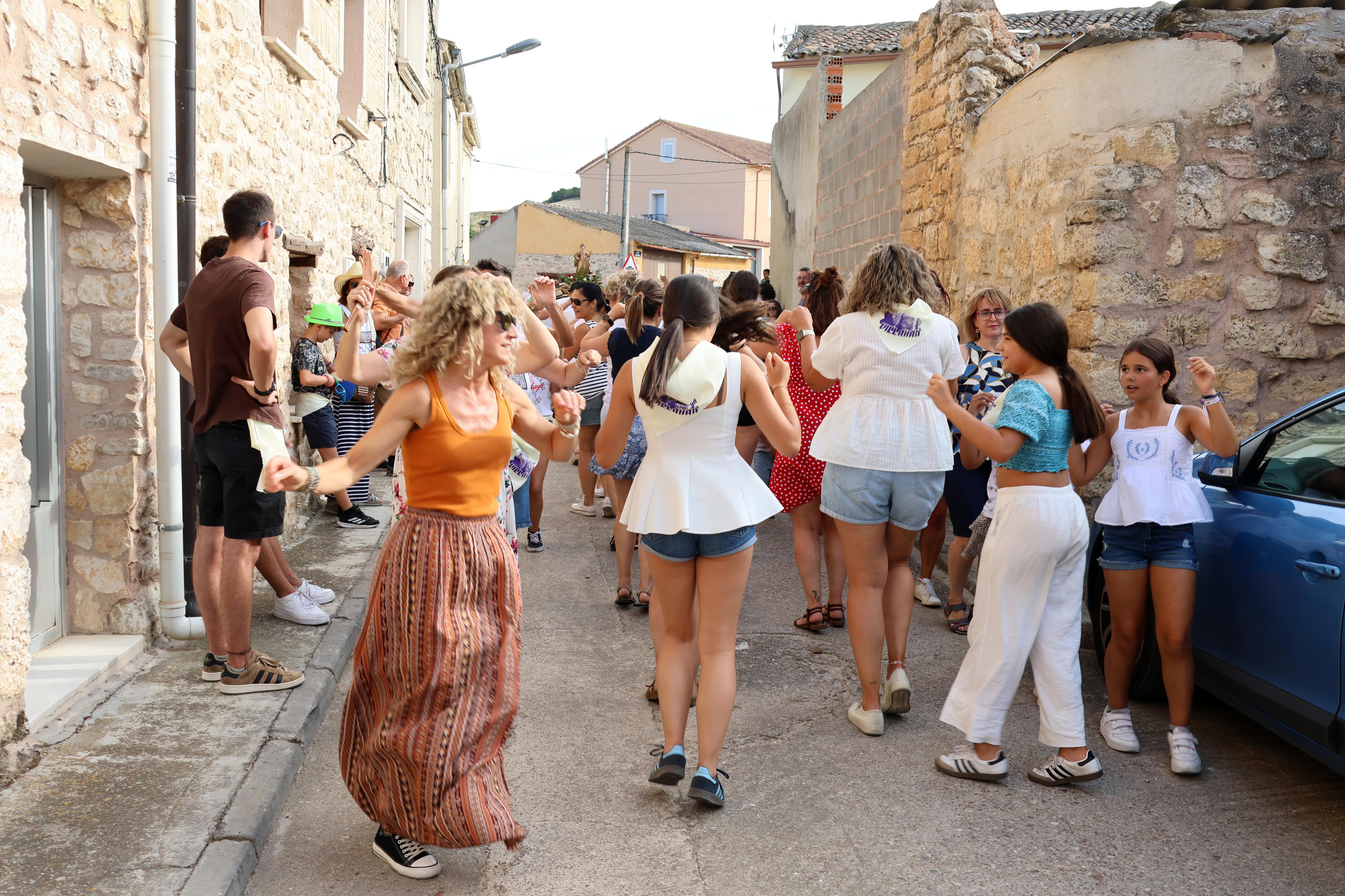 Villahán danza a Santa Marina