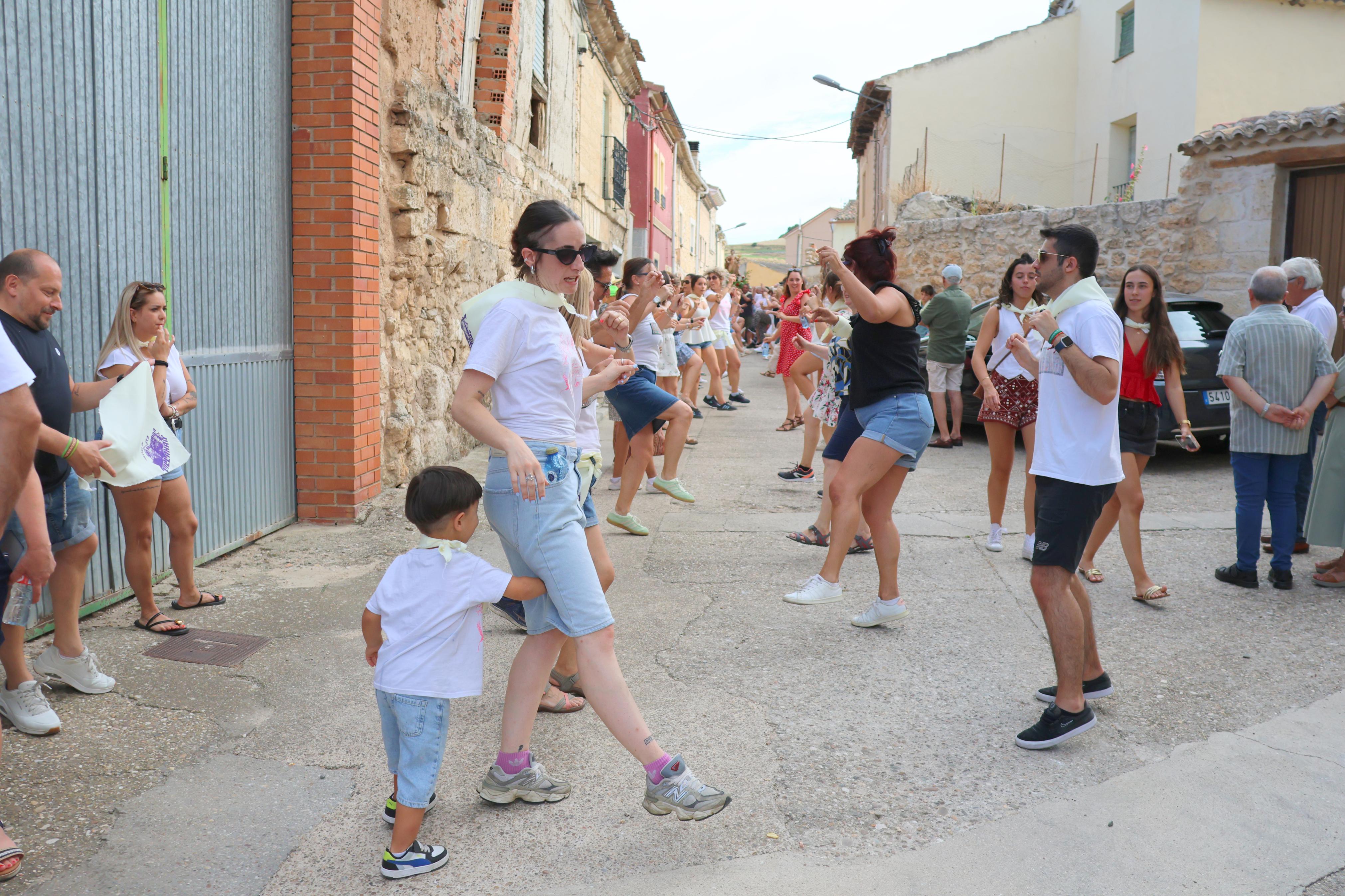 Villahán danza a Santa Marina