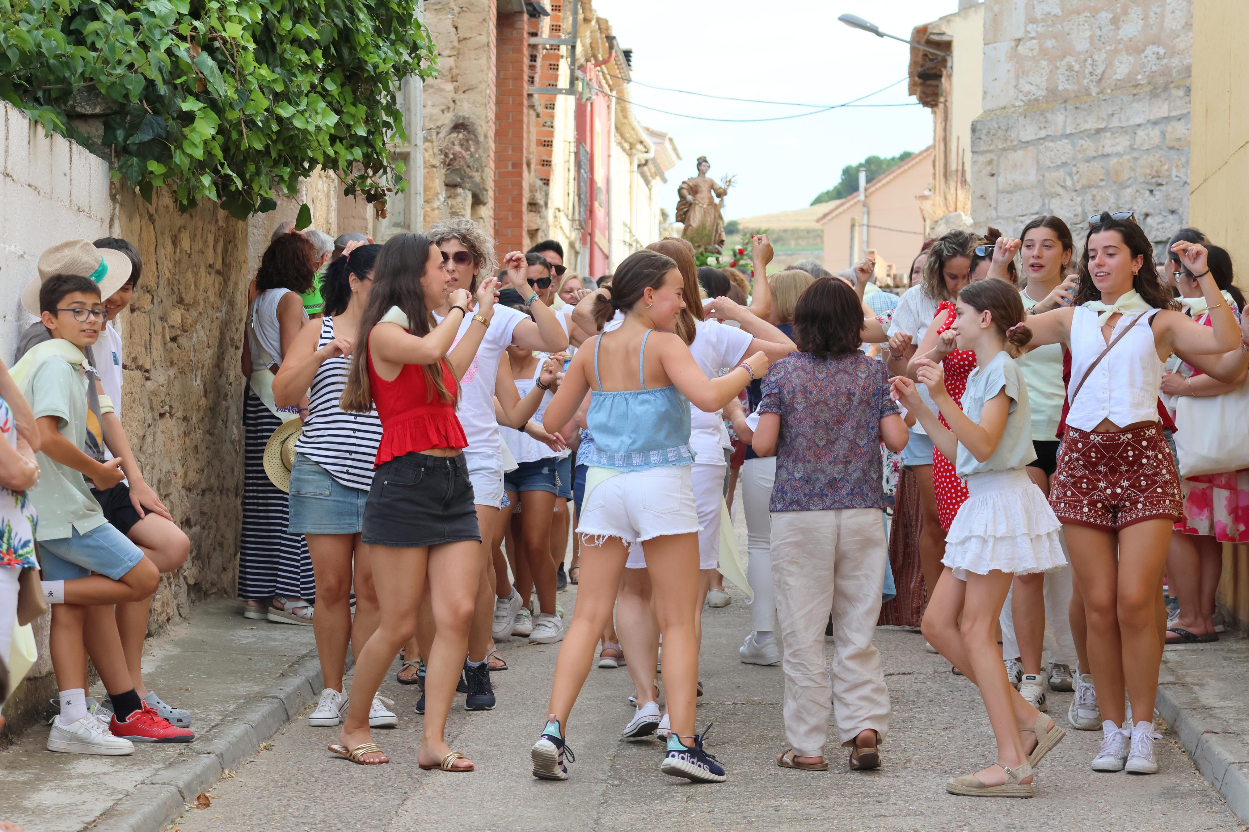 Villahán danza a Santa Marina