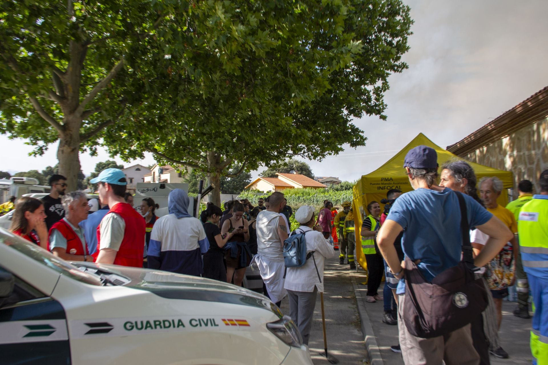 Imágenes del incendio de Navaluenga y los trabajos de extinción