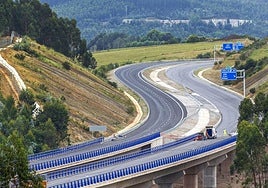Aspecto del nudo de Torrelavega, a punto para su inauguración.