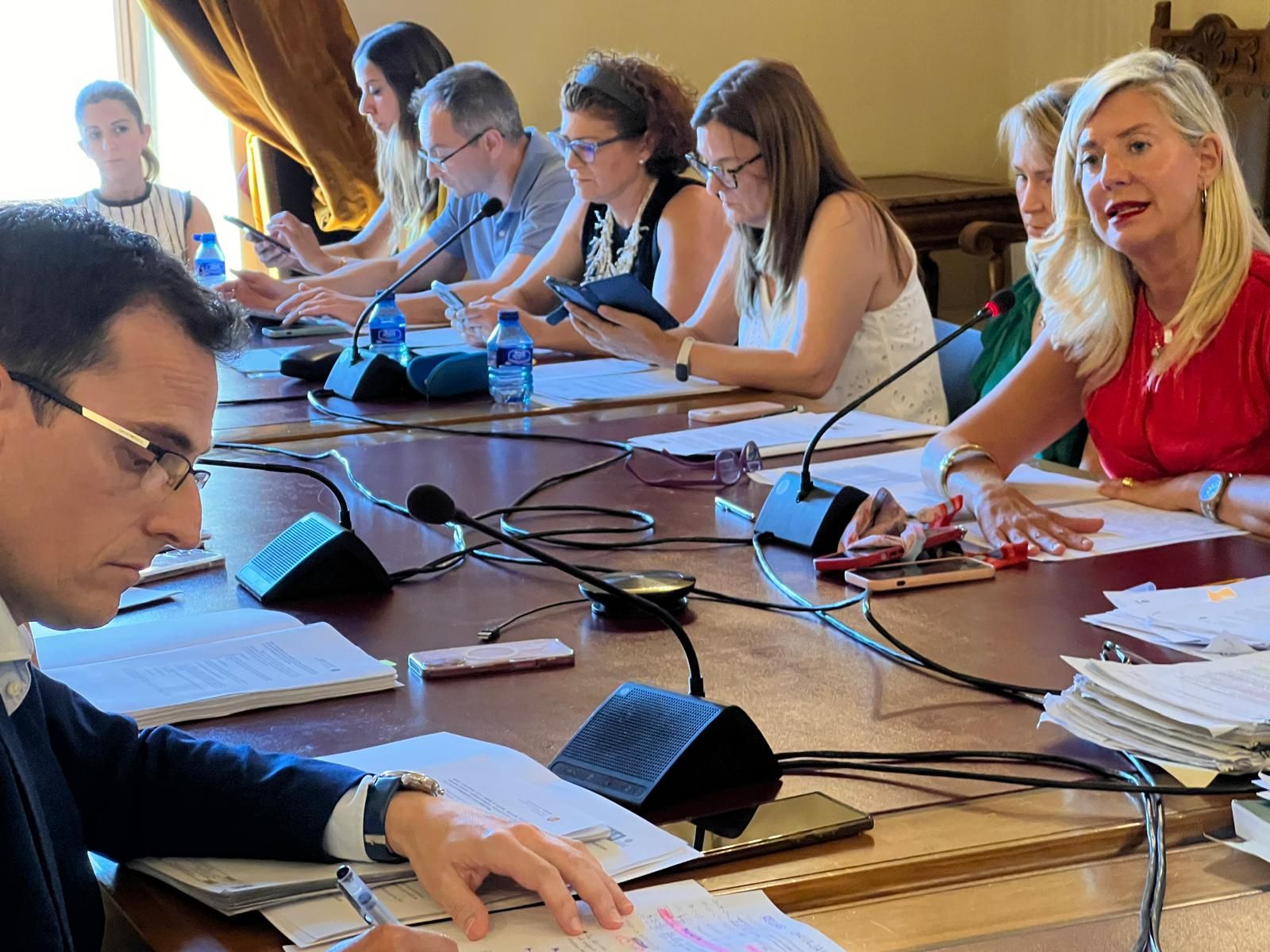 El PSOE acusa a Vox de intentar vulnerar la Constitución para no debatir sobre inmigración