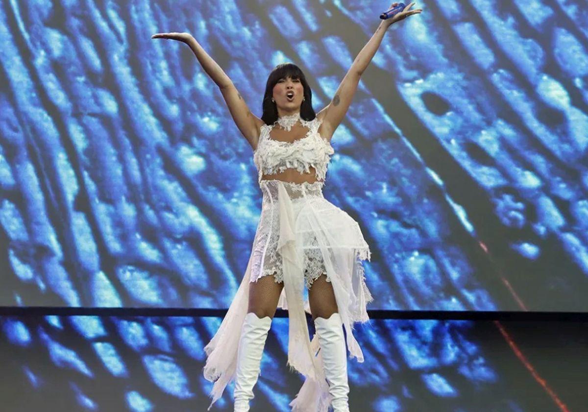 Aitana durante su concierto en el Estadi Olimpic de Barcelona.