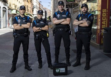Los policías que salvaron la vida a una mujer que sufrió un infarto en plena calle: «Hubo tensión»