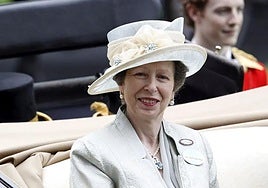 La pricesa Ana, hermano de Rey Carlos III de Inglaterra.