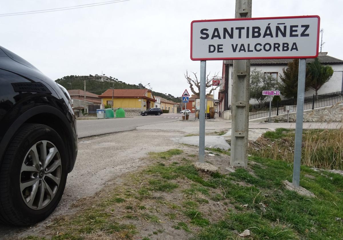 Entrada y travesía de Santibáñez de Valcorba.