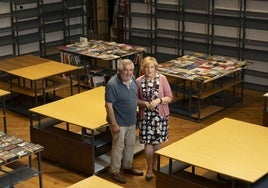 Maximiano San José y su esposa Evelyn Birnbaum en la librería de la calle Fray Luis de León, sin apenas libros en las baldas.