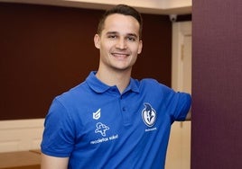 Jorge Serrano posa como nuevo jugador del Recoletas Atlético Valladolid.