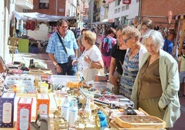 El público visita la feria del Cerrato en una edición anterior.