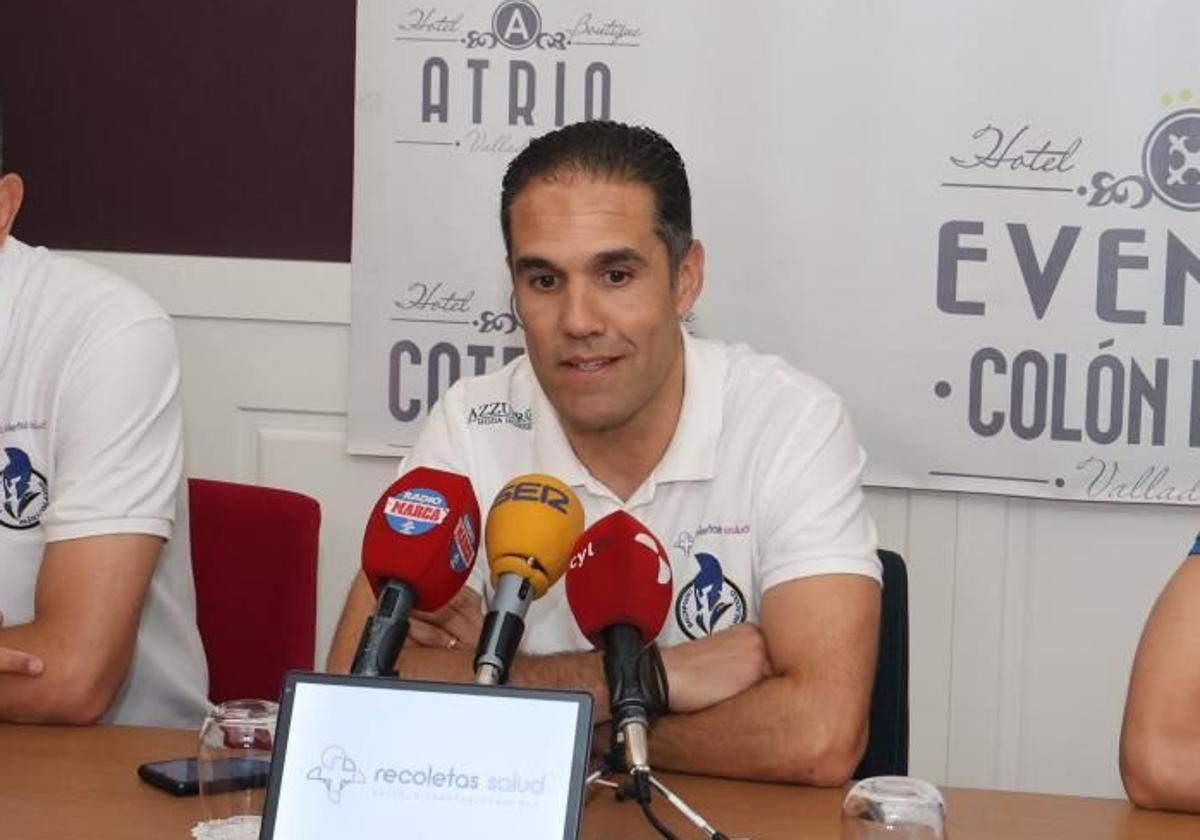 Mario Arranz, presidente del Recoletas Atlético Valladolid, en la presentación de Jorge Serrano.