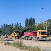 Las máquinas trabajan en el fresado de la calzada de la ronda interior entre la VA-30 y la avenida de Zamora
