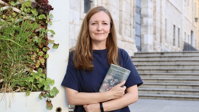 Patricia Rodríguez, con su novela 'Los fuegos de Kimbolton'.