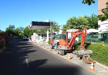 Primeros trabajos para desmantelar la vieja estación de servicio del Paseo de Zorrilla frente a Vallsur.