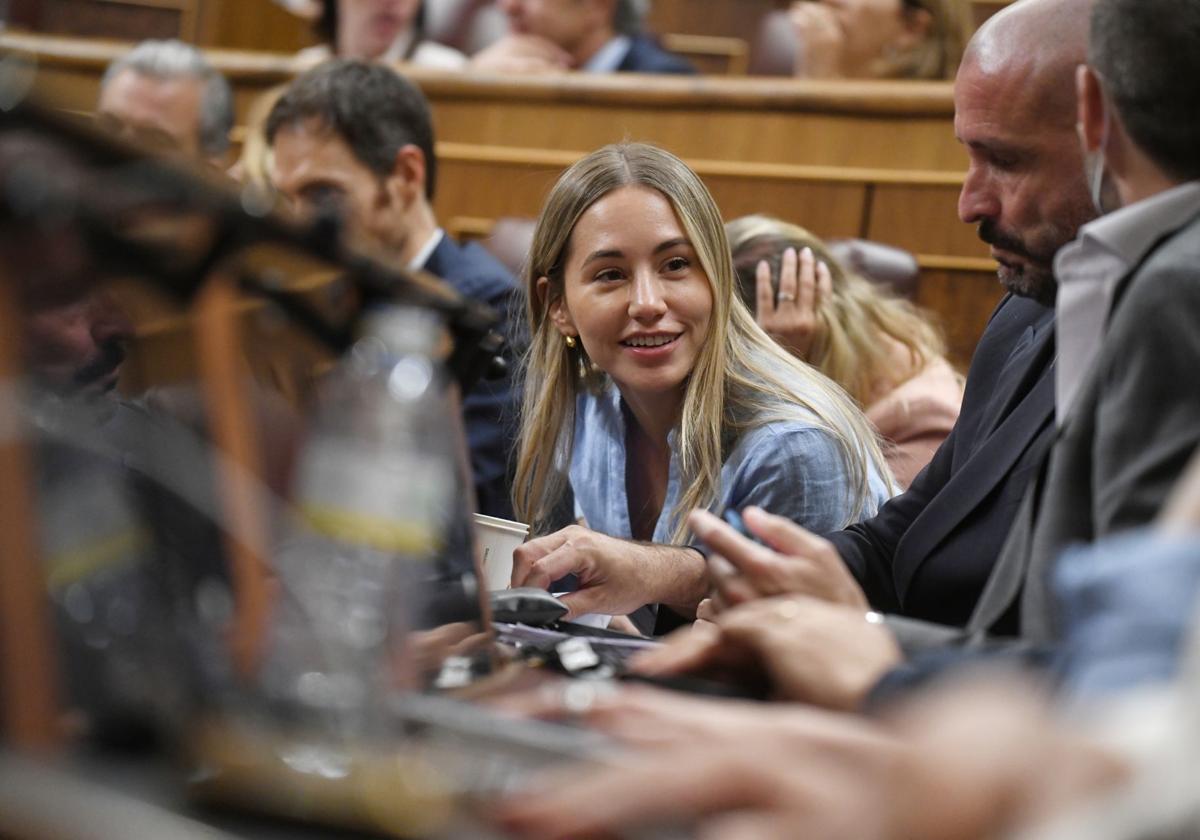 La diputada del PP Noelia Núñez durante una sesión plenaria extraordinaria, en el Congreso de los Diputados.