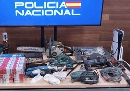 Material intervenido a los detenidos en Medina del Campo.