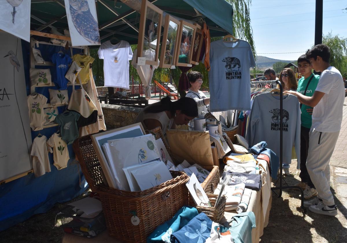 Puesto artesanal en la Feria de Cervera.