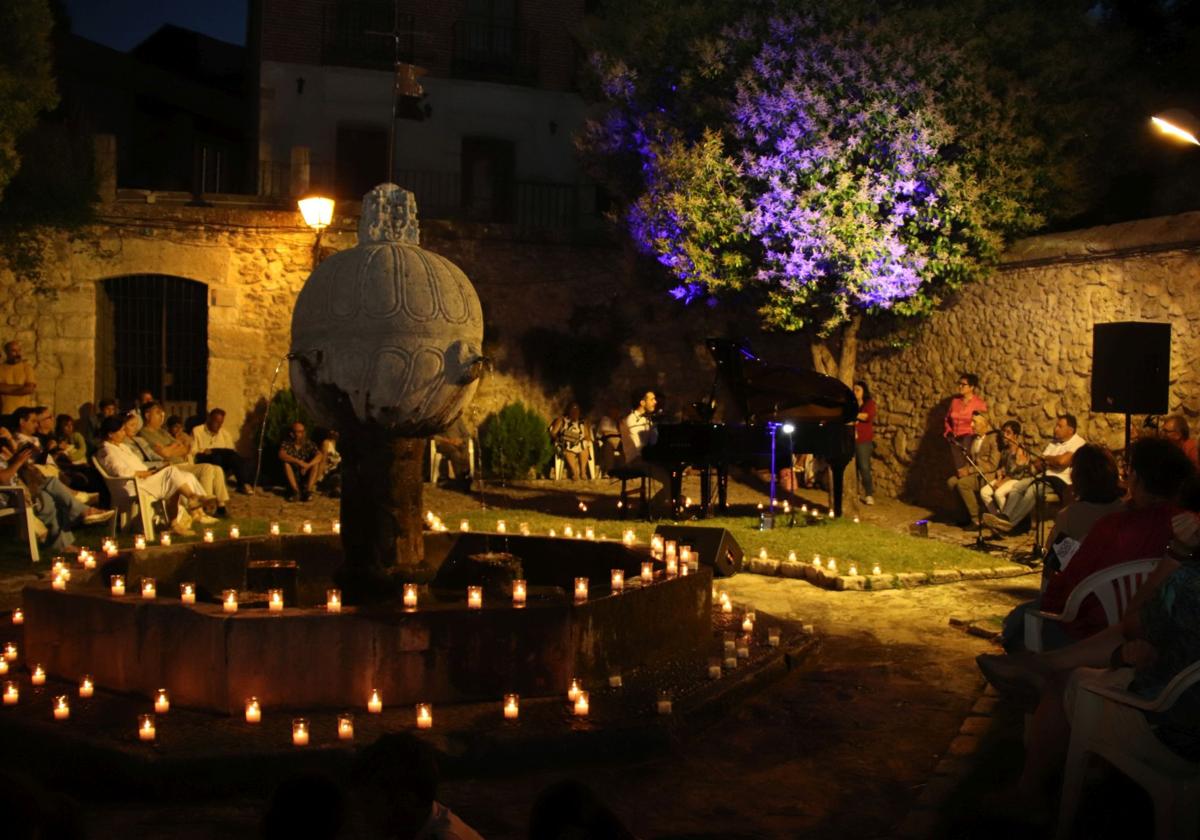 Fotos de la Noche de Blanco y Negro en Cuéllar