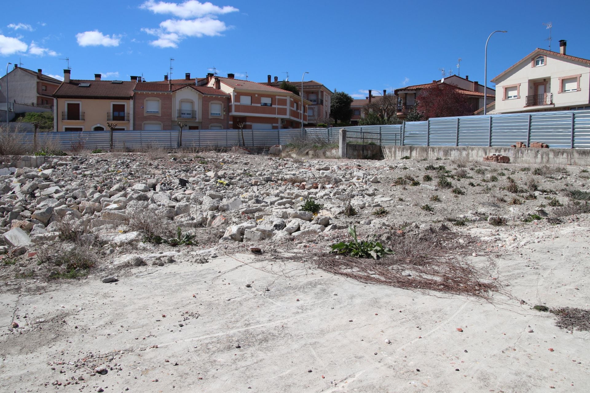 Solar del futuro centro de salud de Cuéllar.