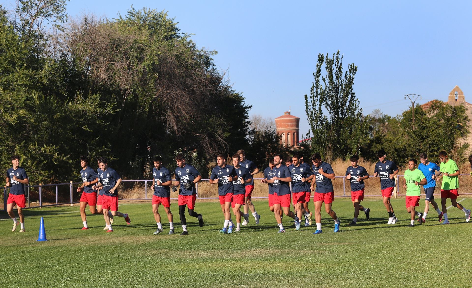 El balón vuelve a rodar en el Mariano Haro