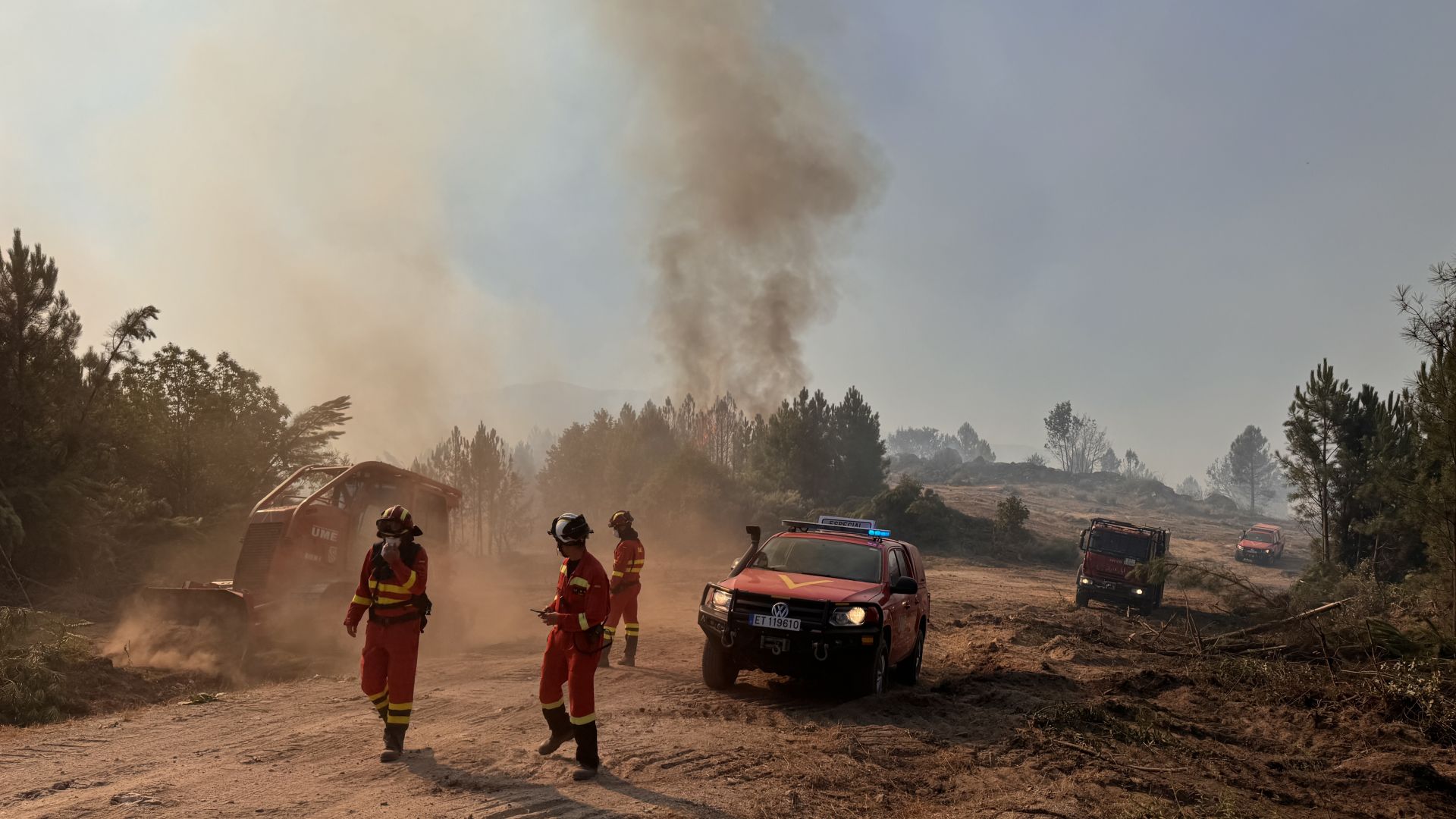 Las imágenes del incendio en Cuevas del Valle (Ávila)